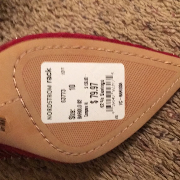 NWT Vince Camuto red heels - Picture 2 of 2